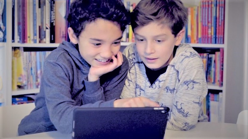 Kids schauen Video von 21future